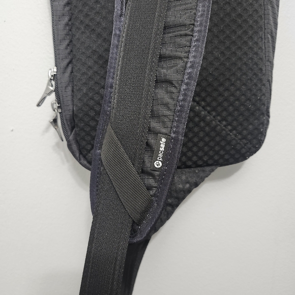 Pacsafe vibe sling bag  backpack black - Picture 7 of 10